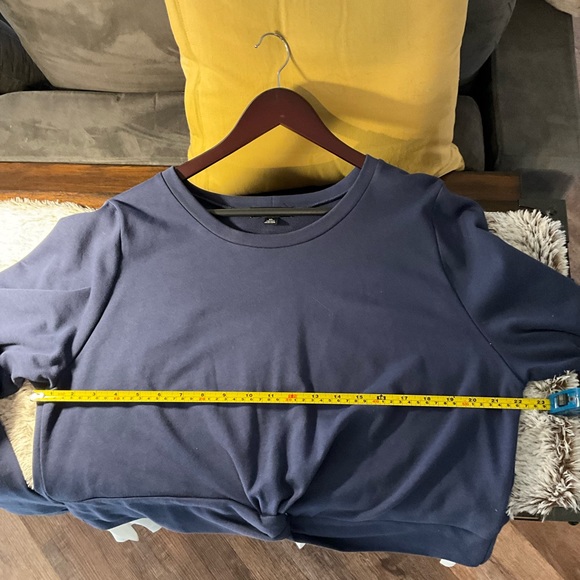 sweatshirt with pleated bottom - Picture 4 of 4